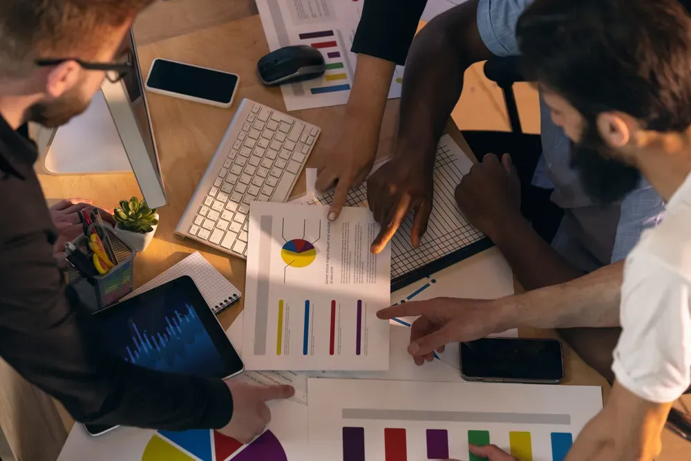 agencja marketingowa w trakcie układania strategii allegro ads