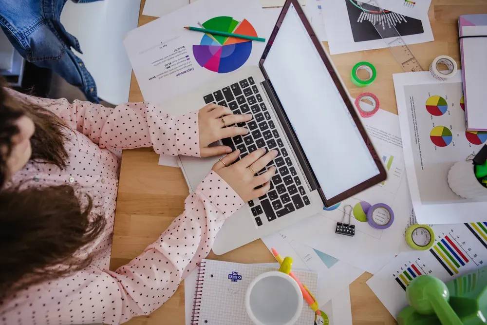 tworzenie kreatywnej strategii marketingowej na facebook